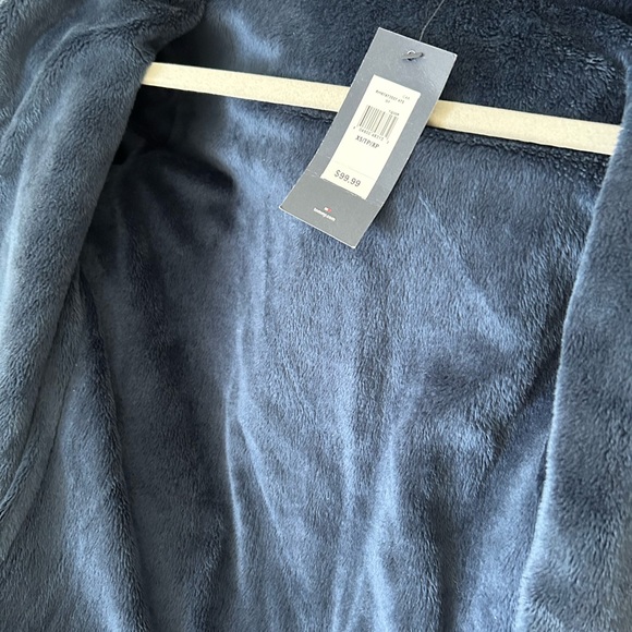 Brand new Tommy Hilfiger zip up hoodie - Picture 4 of 5